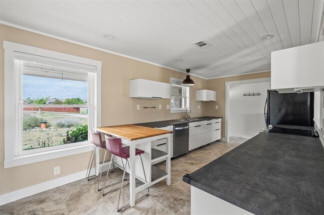 Foto del edificio - 33 Valley View Dr