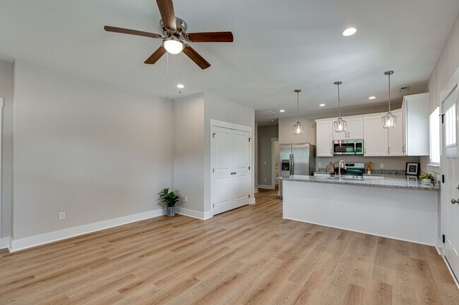 Foto del edificio - 3BR 2BA - New Construction - ADU on property is also available for rent