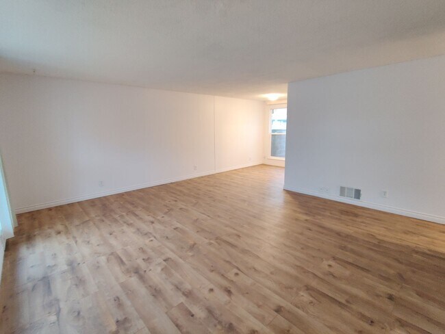Foto del edificio - 1407 Wright Ave