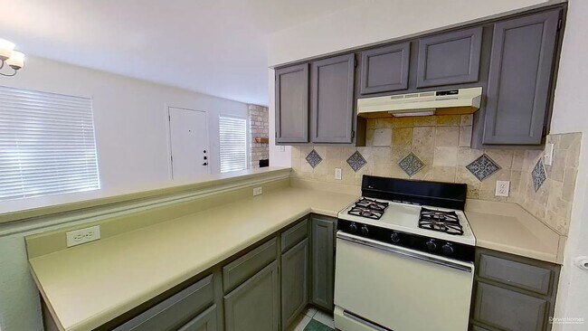 Building Photo - 14010 Conner Downs Dr