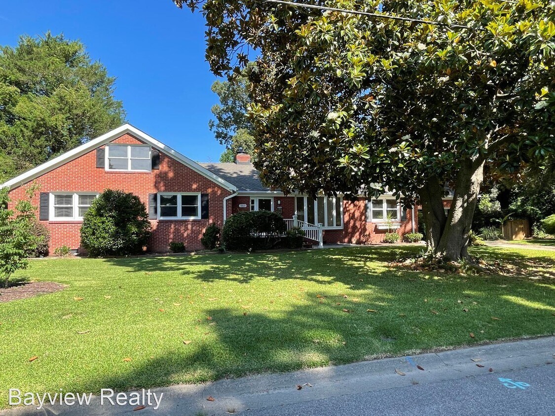 5 br, 2.5 bath House 3040 Edinburgh Drive House Rental in Virginia