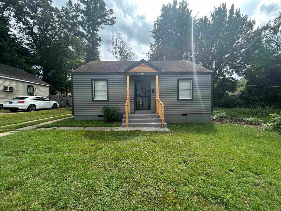 Primary Photo - 2603 Snowden Ave