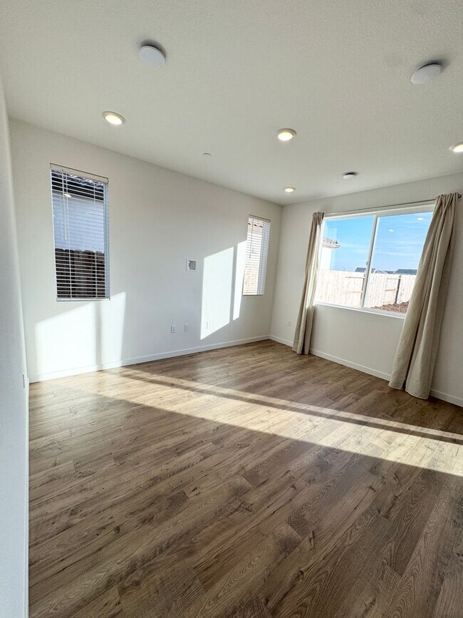 Building Photo - BRAND NEW 5 Bedrooms 3 Full Baths Solar Included Blossom Plan at Lilly Community SEE VIDEO