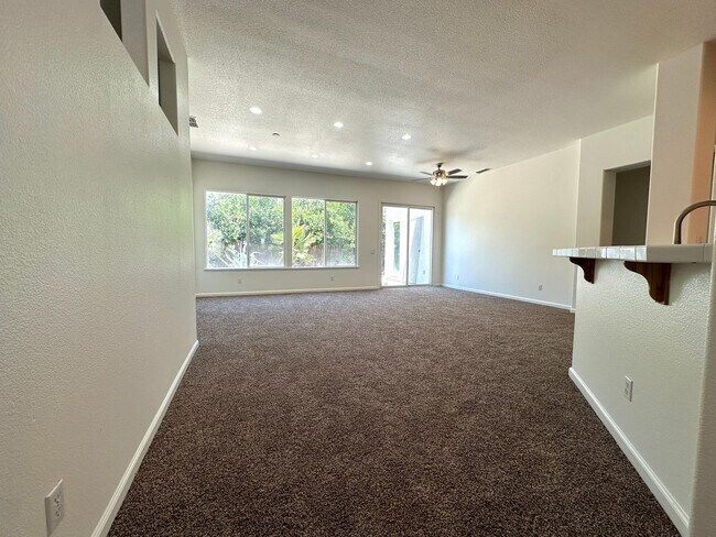Foto del edificio - Beautiful North Merced Home in a Prime Location