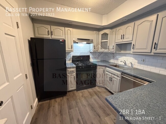 Building Photo - 13 Meridian St