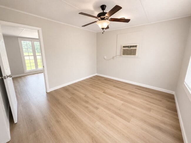Foto del edificio - 110 Cody Ln