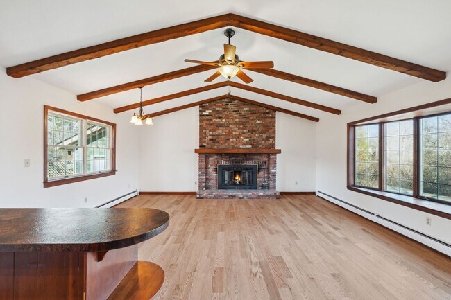 Building Photo - 17 Hillside Rd