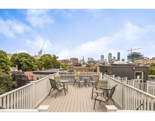 Foto del edificio - 1060 Beacon St