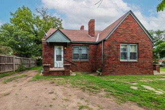 Building Photo - 412 N Lorraine Ave