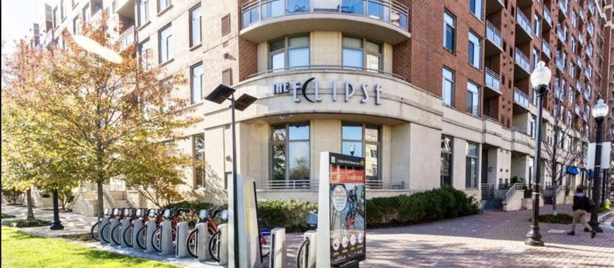 bike rental on premise - 3600 S Glebe Rd