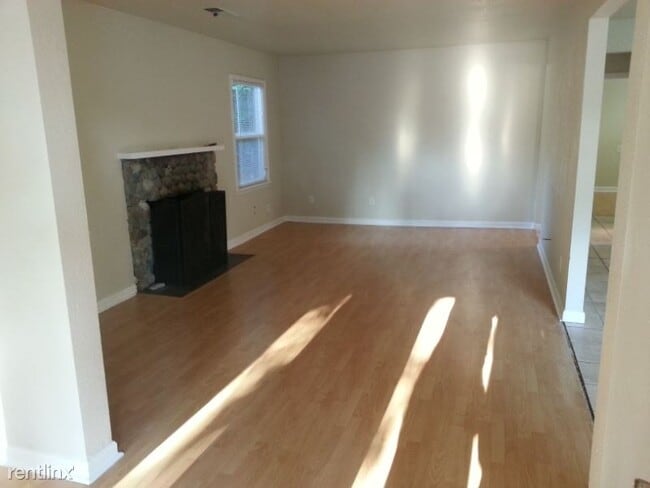 Building Photo - 2 br, 2 bath House - 8120 SE 162nd Ave