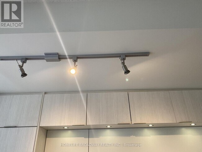 Photo du bâtiment - 170 Sumach St