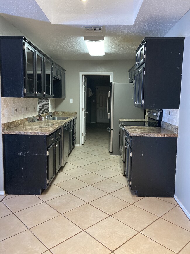 Kitchen - 437 E Copper Ave