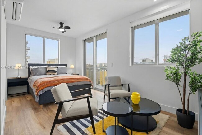 Foto del edificio - 650 SW 1st St