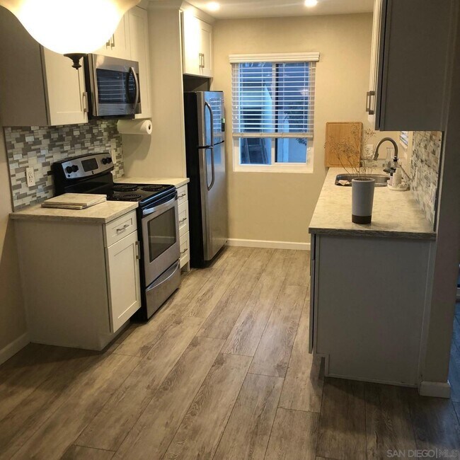 Building Photo - 10332 Caminito Aralia