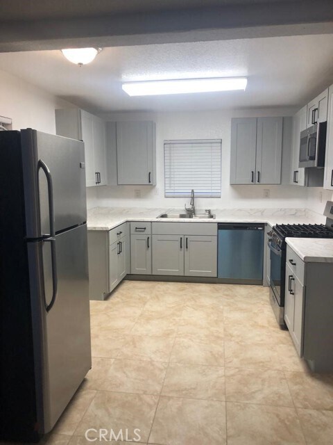 Building Photo - 9155 Cedros Ave