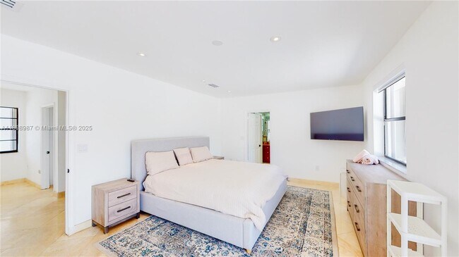 Building Photo - 19140 N Bay Rd