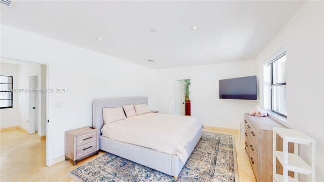 Foto del edificio - 19140 N Bay Rd