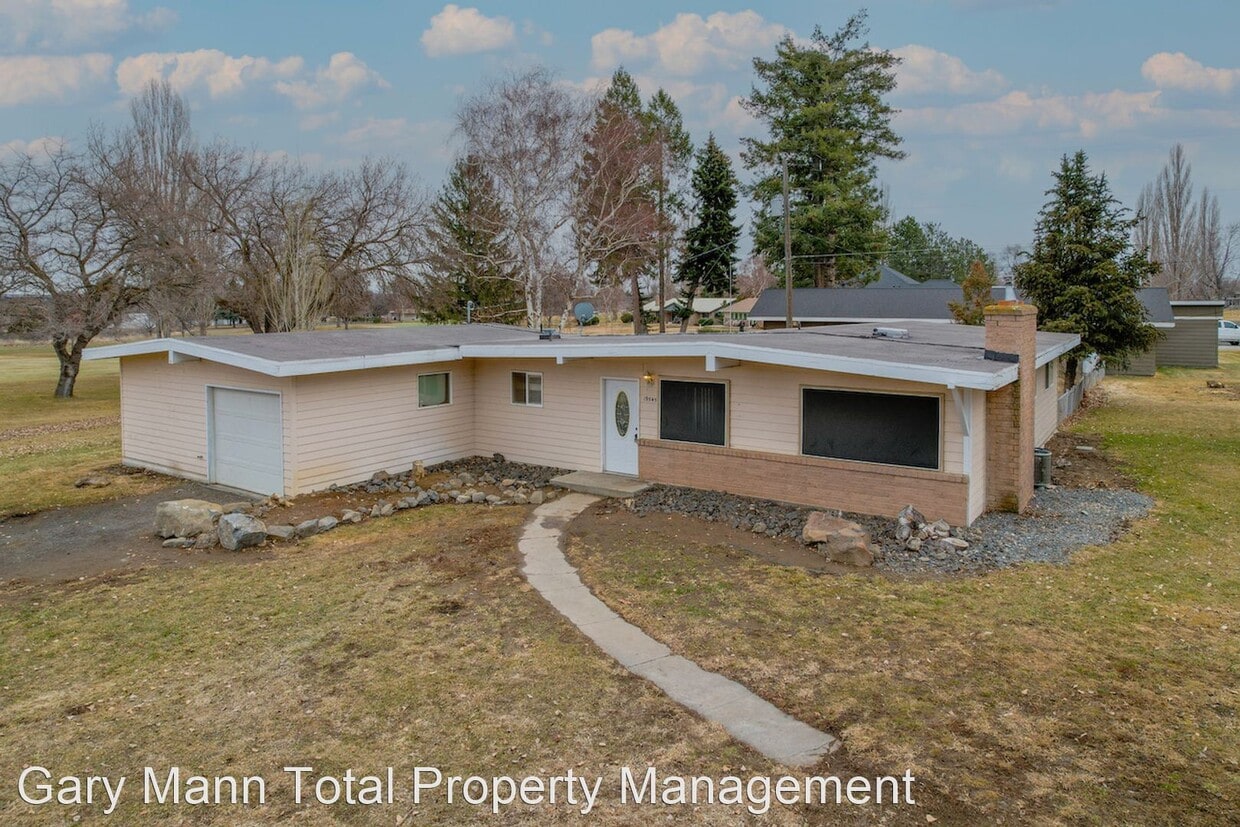 Primary Photo - 4 br, 2 bath House - 19545 St Andrews