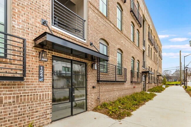 Building Photo - 124 Beardon Cir SE
