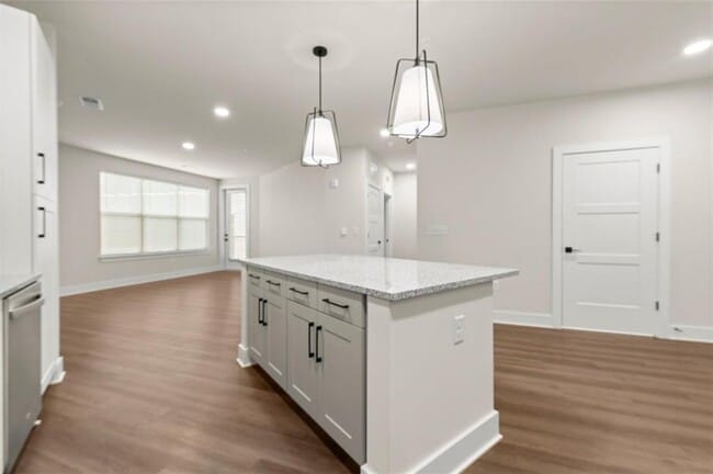 Building Photo - 2648 Sandy Plains Rd