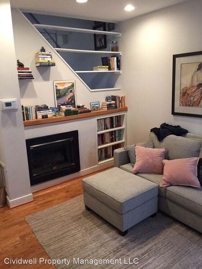 Building Photo - 2 br, 1 bath House - 2215 12th Pl NW