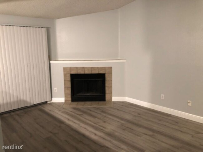 Building Photo - 8702 Mallard Reserve Dr