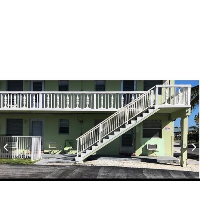 Foto del edificio - 702 N L St
