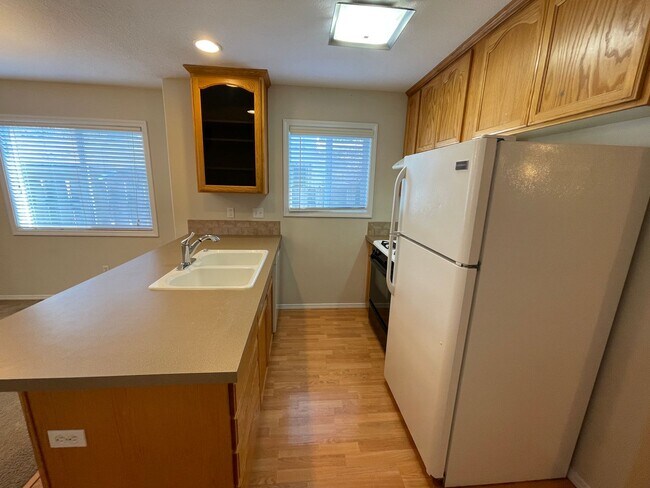 Foto del edificio - Charming three bedroom home near Kenton Park!