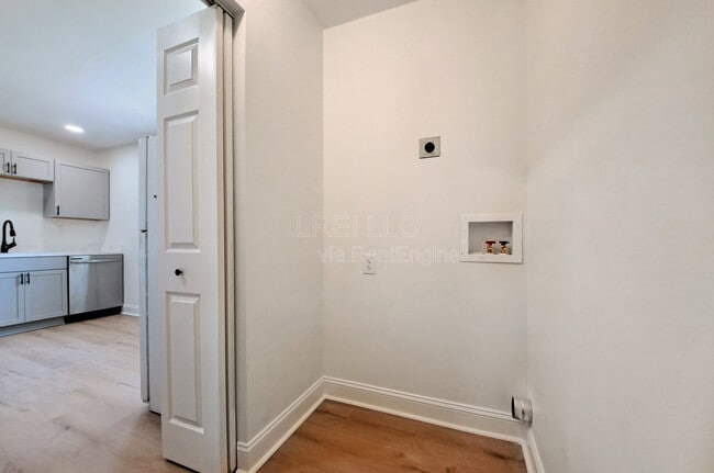 Building Photo - 4624 E Indian Trail