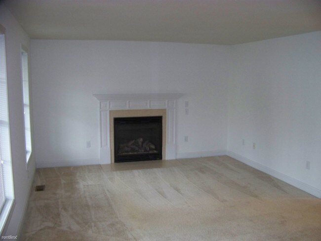 Building Photo - 133 Marathon Way