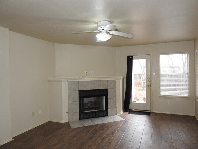 Foto del edificio - 7441 Peabody Dr