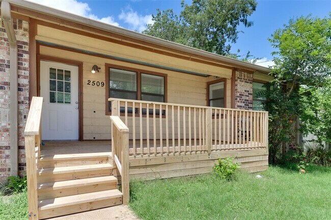 Foto del edificio - 2509 Sumac Ln