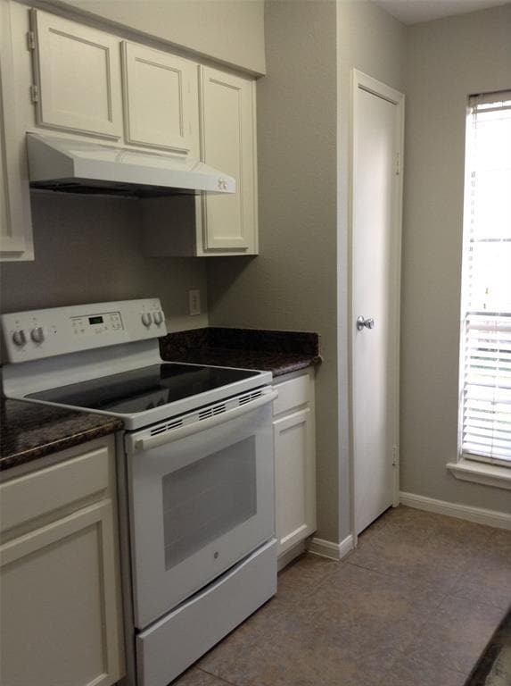 Building Photo - 2120 El Paseo St