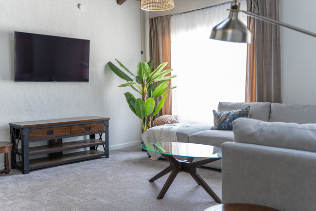 Foto del edificio - 4140 Meadowlark Dr