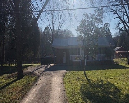 Building Photo - 531 Treadwell Rd