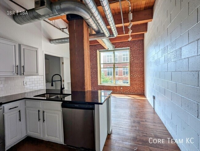 Foto del edificio - 204 W 5th St