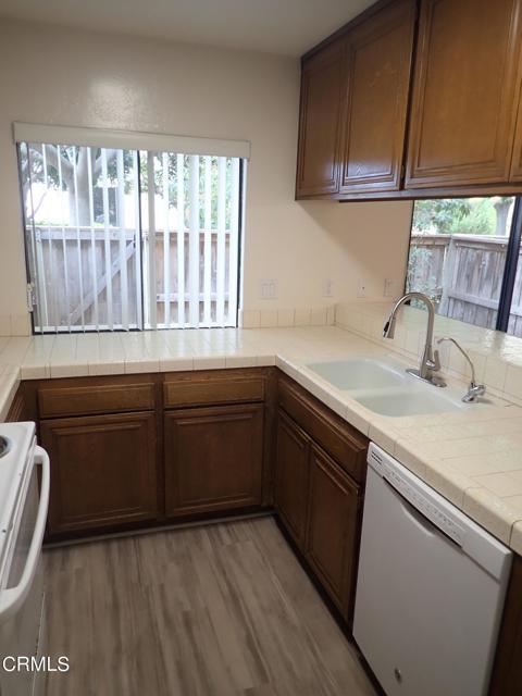 Foto del edificio - 128 W Alamar Ave