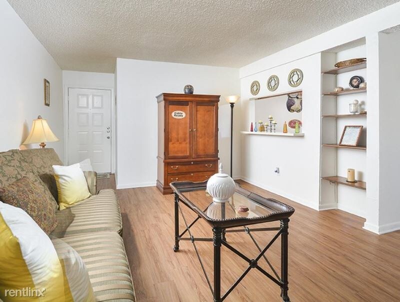 Primary Photo - 416 E William Cannon Dr