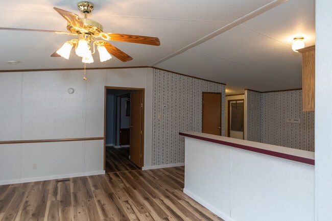 Building Photo - 2871 Emory Rd