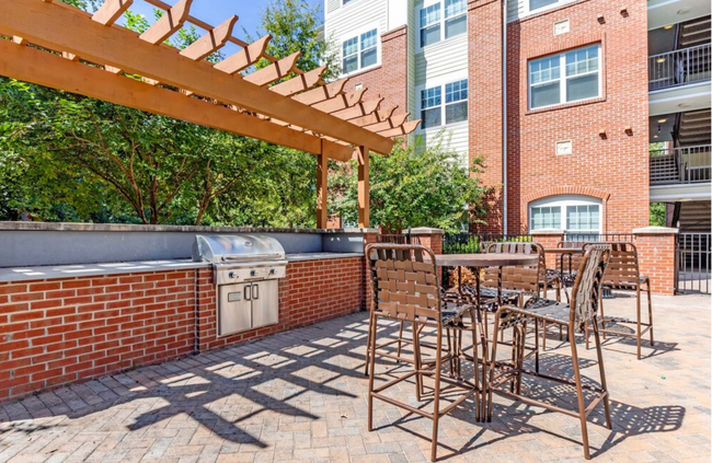 Foto del edificio - Room in Apartment on Campus Pointe Ct