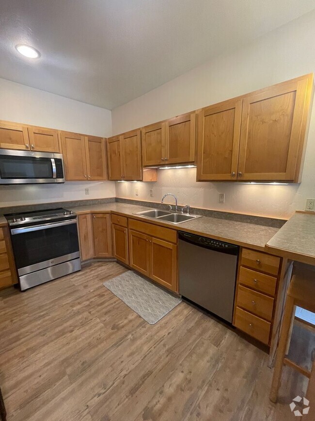 Building Photo - 6227 Shiloh Avenue Unit C