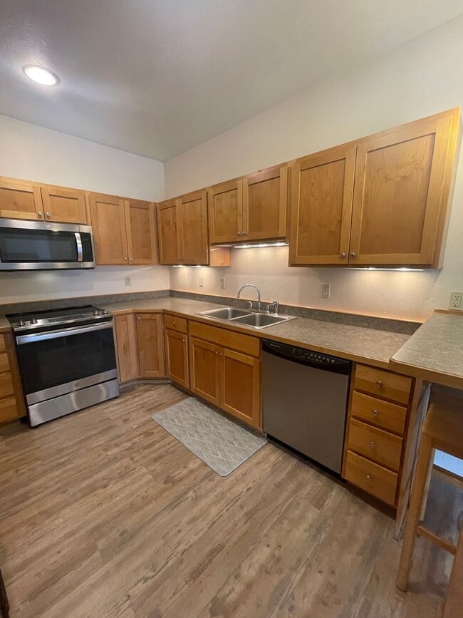 Building Photo - 6227 Shiloh Avenue Unit C
