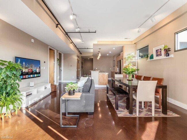 Building Photo - 1 br, 1 bath Condo - 199 S 5th St