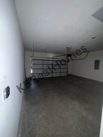 Building Photo - 450 Lilly Dr