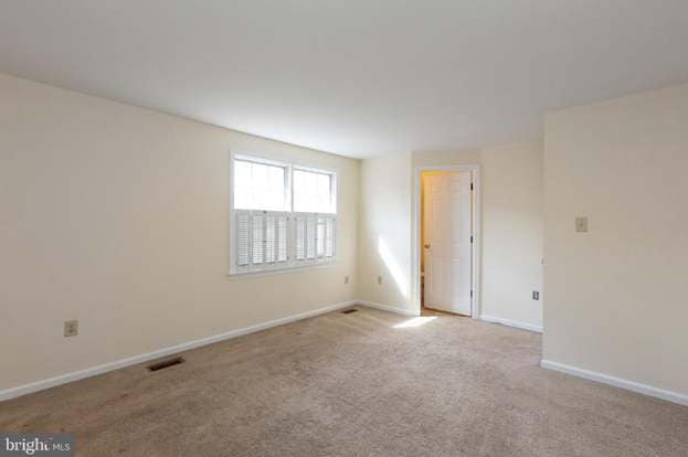 Foto del edificio - 8010 Harbor Pl