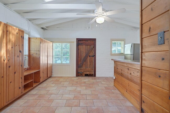 Building Photo - 21652 Encina Rd
