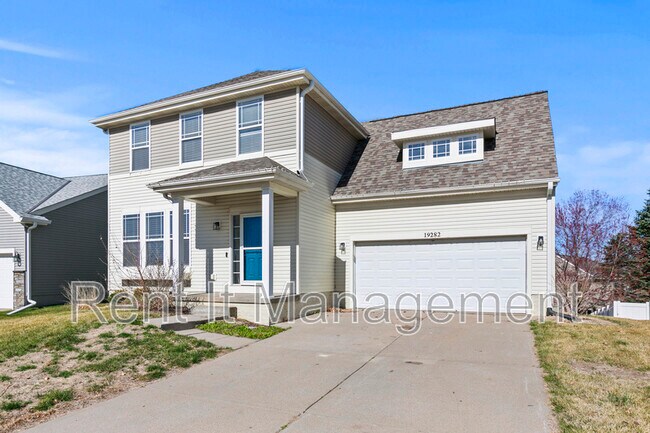 Foto del edificio - 19282 Orchard Ave