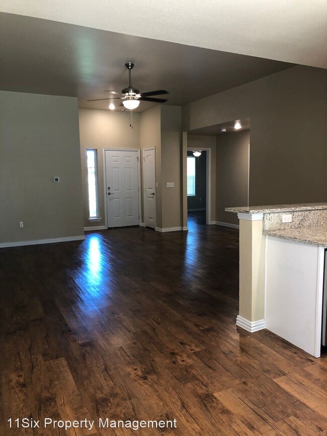 Building Photo - 3 br, 2 bath House - 913 Panther Lookout