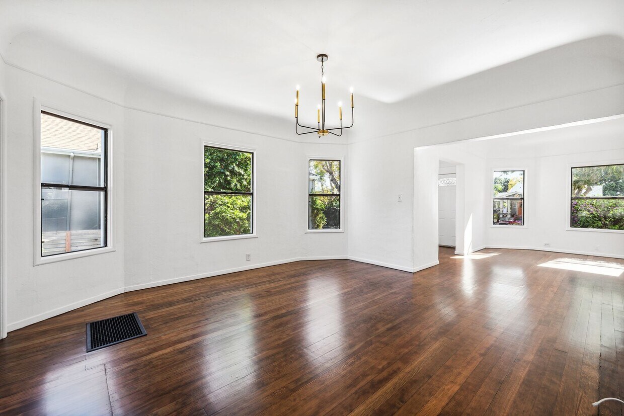 Photo - 1033 Central Ave - 2 bedroom | 1 bath